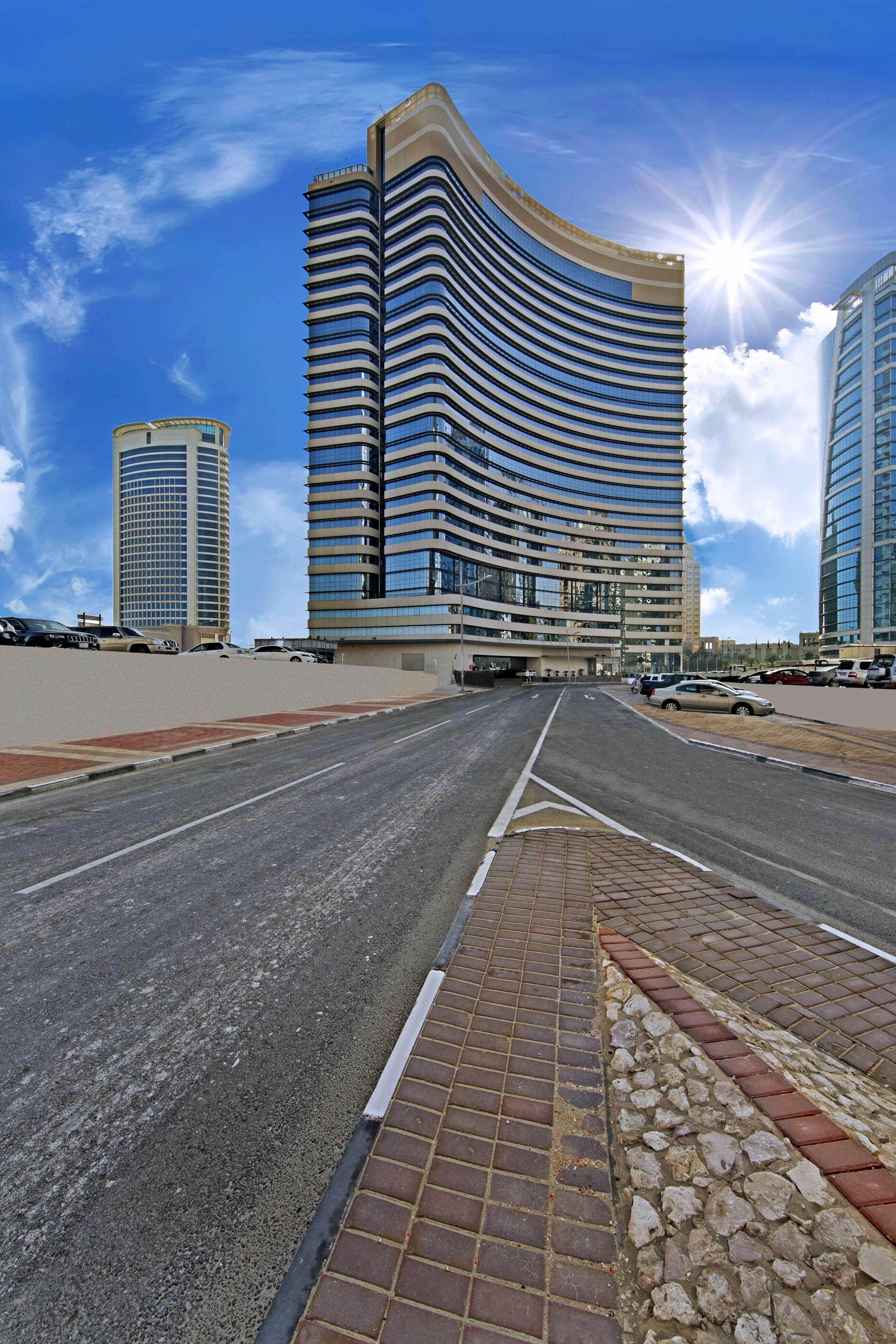 The Curve Hotel Doha Exteriör bild