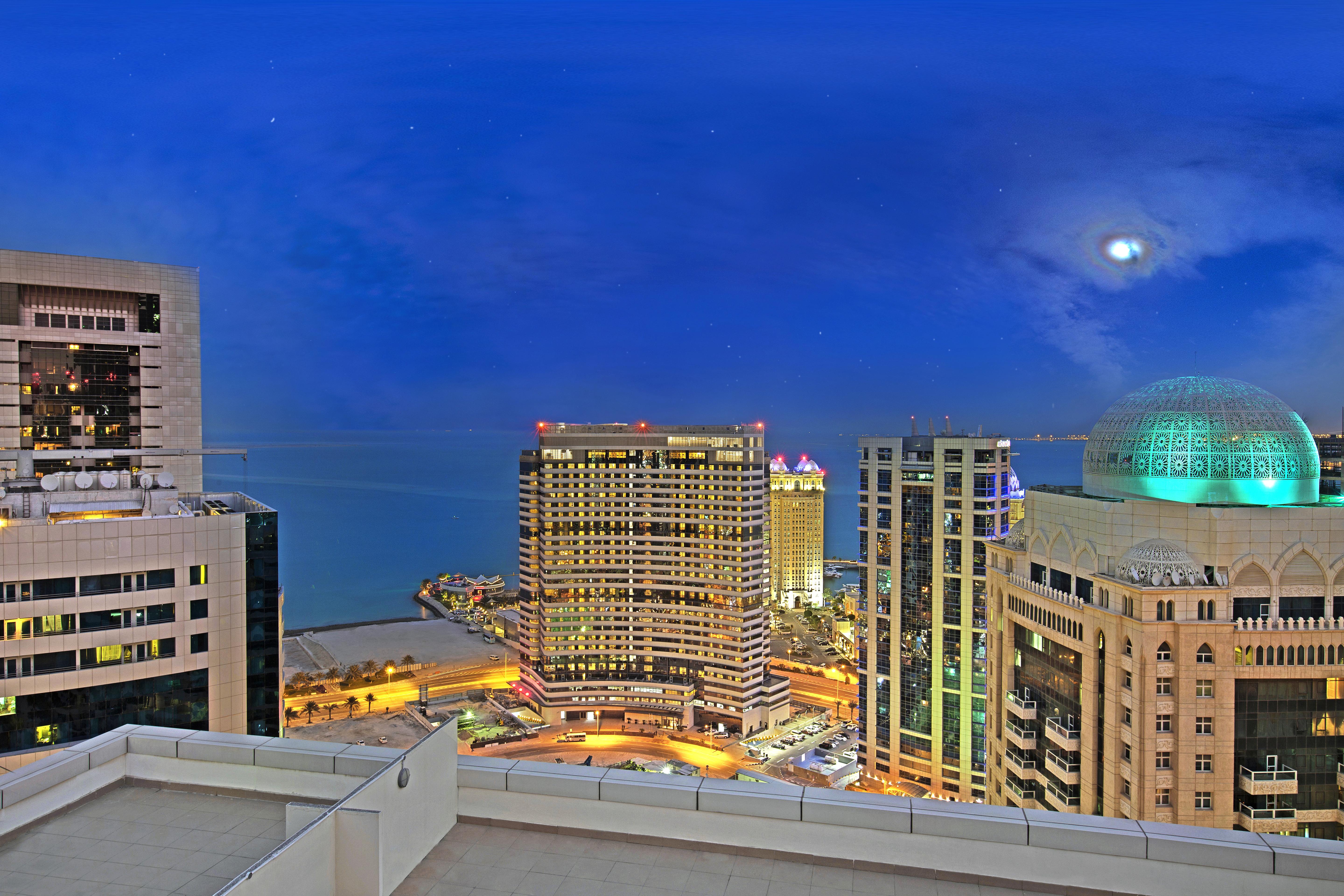 The Curve Hotel Doha Exteriör bild