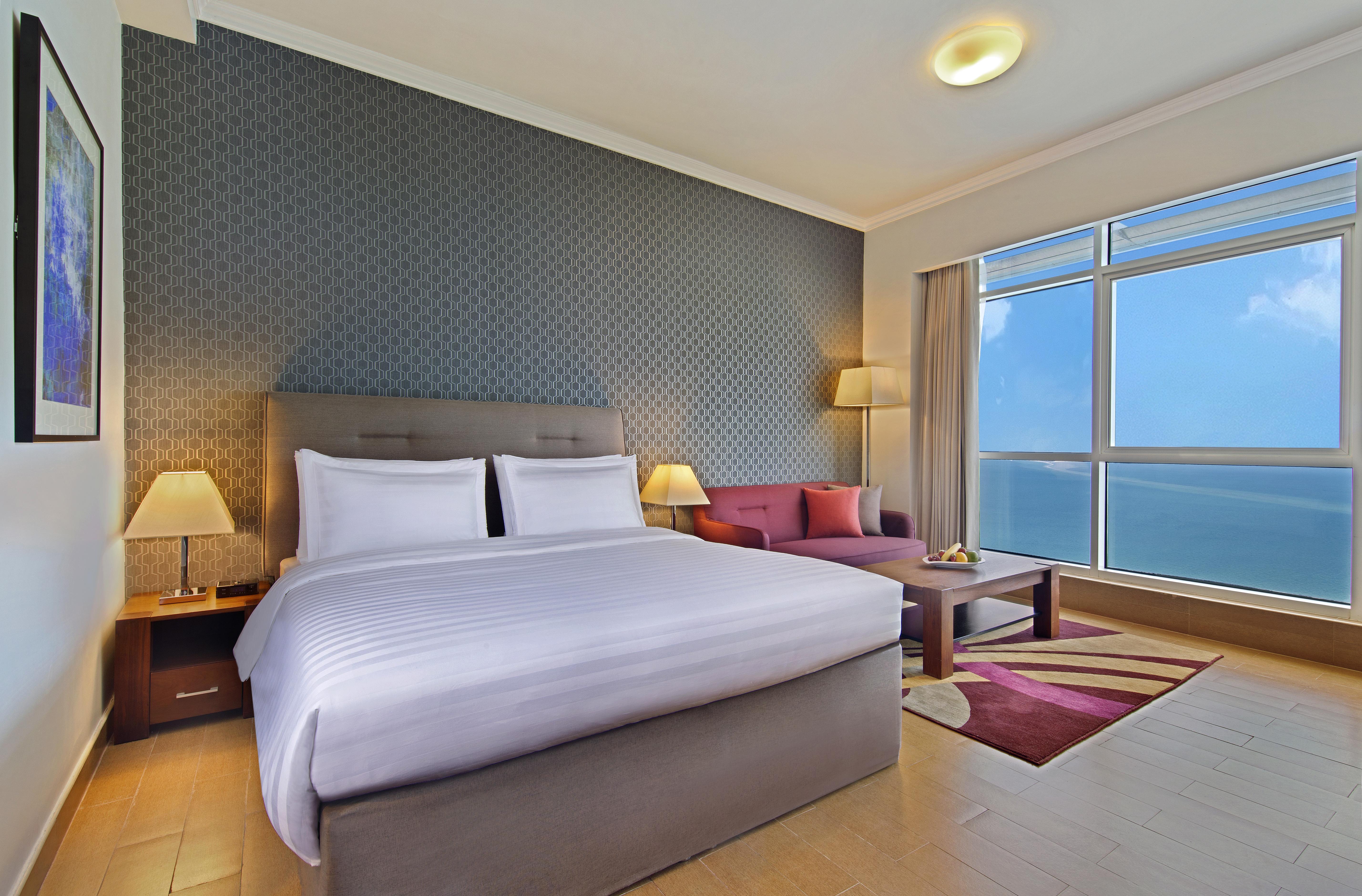 The Curve Hotel Doha Exteriör bild