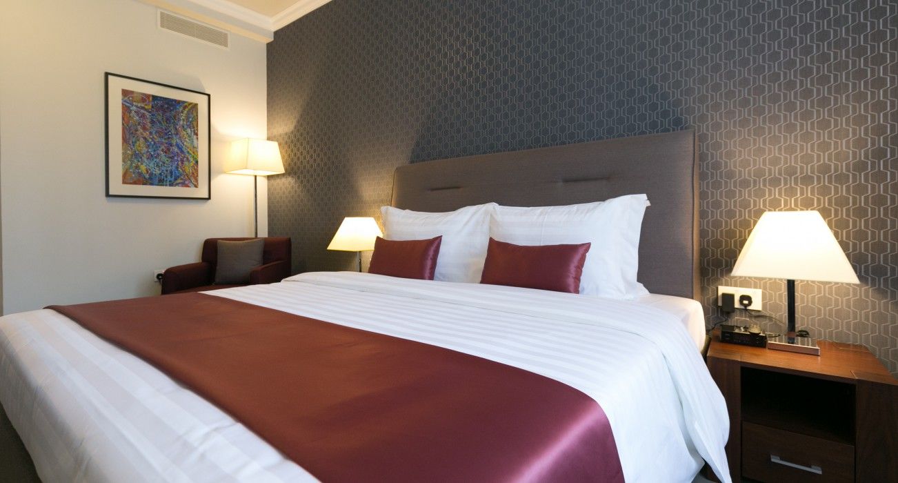 The Curve Hotel Doha Exteriör bild