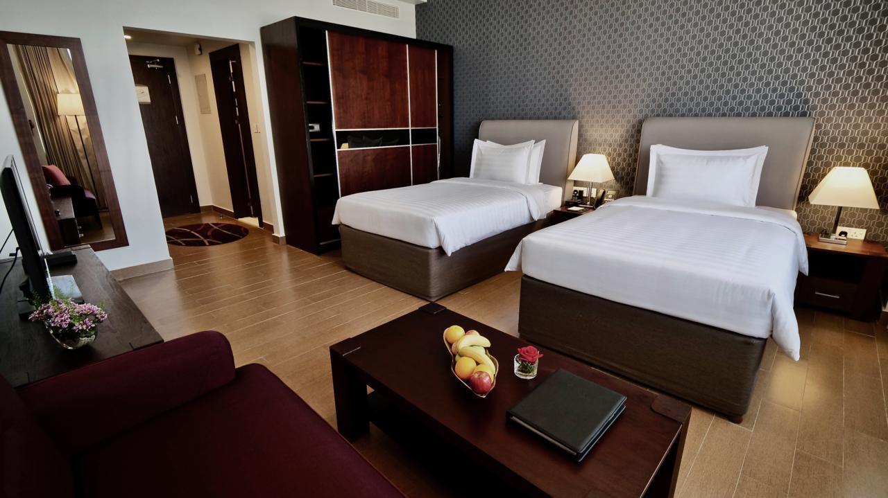 The Curve Hotel Doha Exteriör bild